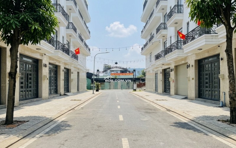 KH005* Có thang máy sát cầu Phú Long view sông - Giá 6.x tỷ